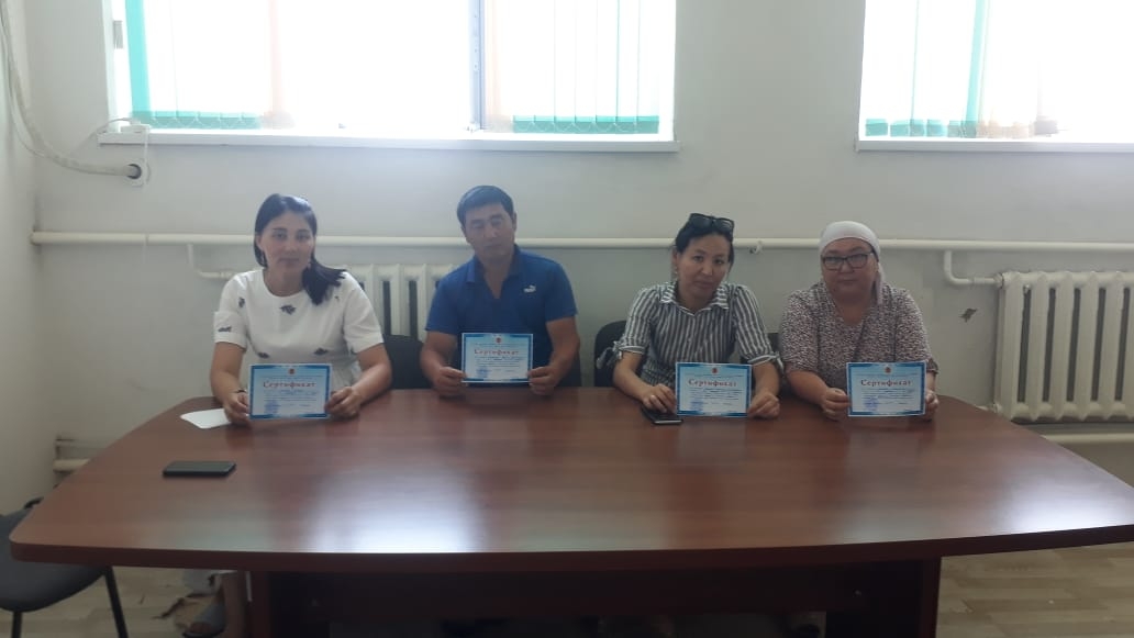 Қазақ тілінен сертификат табысталды