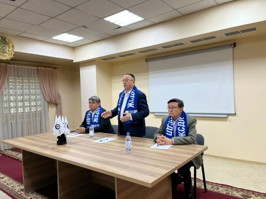 НҰРЛАН ӘУЕСБАЕВ АЛМАТЫ ТҰРҒЫНДАРЫМЕН КЕЗДЕСТІ