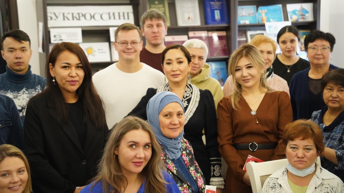 ҚАРАҚАТ ӘБДЕН ПАВЛОДАР ҚАЛАСЫНЫҢ ҰСТАЗДАРЫМЕН КЕЗДЕСТІ