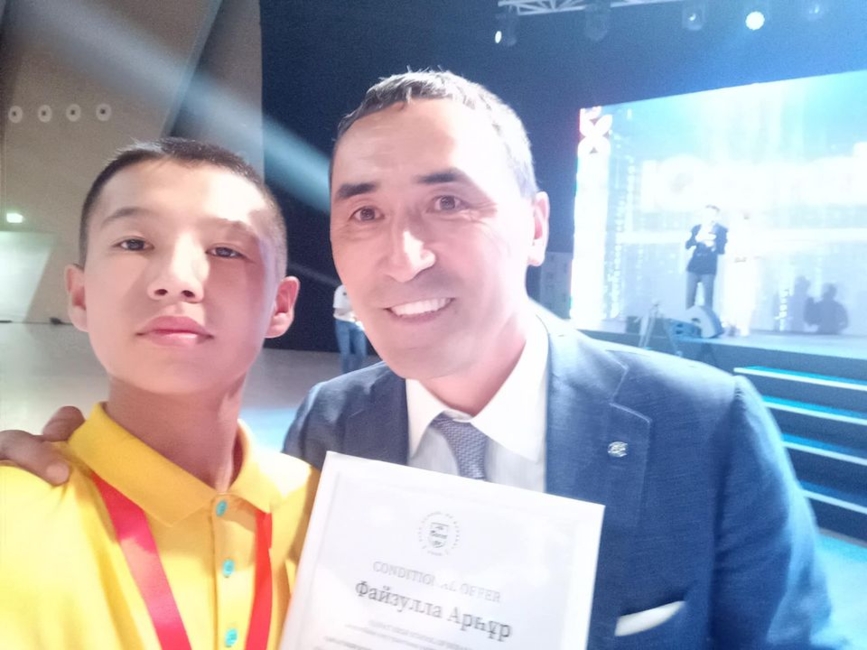 Келестік оқушы ІQanat High School of Burabay мектебінде оқиды